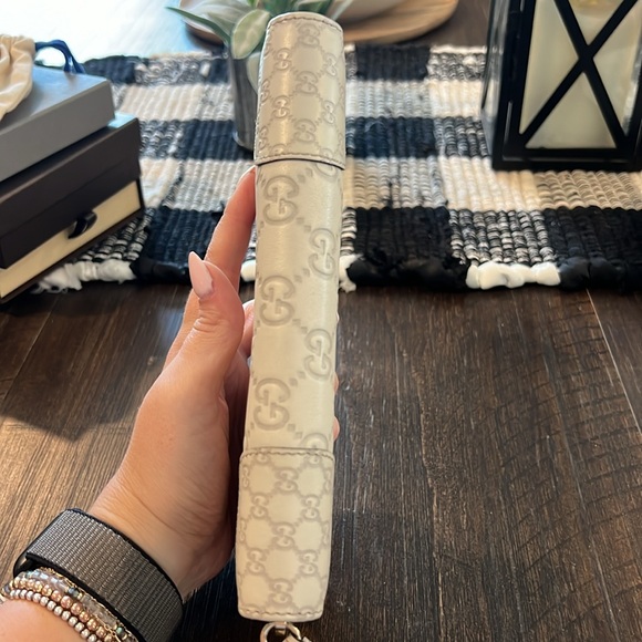 {Guccissima Signature Microguccissima
Bree Zip Around Wallet Off White} - Picture 9 of 13